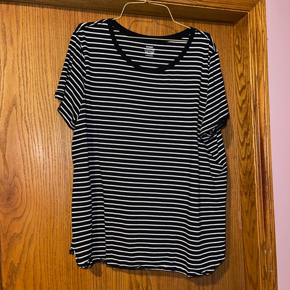 Old Navy Tops - Old Navy womens plus black white stripe tee size XXL
